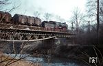58 1043 vom Bw Merseburg mit einem Harzkalkbehälterzug bei Leipzig-Leutzsch. (30.03.1964) <i>Foto: Rolf Hahmann</i>