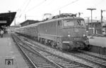110 406 vom Bw Köln-Deutzerfeld hat den in Wuppertal-Oberbarmen beginnenden P 3622 nach Aachen Hbf in Gleis 5 bereitgestellt. (23.06.1972) <i>Foto: Joachim Bügel</i>