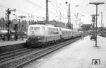 103 203 fährt mit dem damals nur die 1. Klasse führenden IC 122 "Wilhelm Busch" (München - Hannover) durch Wuppertal-Oberbarmen. (23.06.1972) <i>Foto: Joachim Bügel</i>