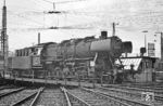 050 993 war nur kurzzeitig vom 1. Mai bis 30. September 1972 in Wuppertal-Vohwinkel stationiert. In ihrem Heimat-Bw wurde sie auf der Drehscheibe angetroffen. (24.07.1972) <i>Foto: Joachim Bügel</i>