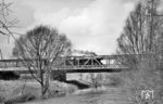Auf der Fahrt nach Würzburg überquert 23 064 mit P 2873 die Tauber zwischen Lauda und Gerlachsheim. (24.03.1967) <i>Foto: Reinhard Gumbert</i>