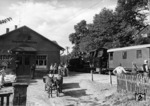 86 1001 mit einem Sonderzug im idyllischen Bahnhof Lengefeld-Rauenstein an der Strecke Marienberg (Sachs) - Flöha. (21.09.1984) <i>Foto: Joachim Schmidt</i>