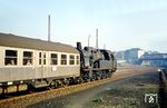 78 139 vom Bw Wuppertal-Vohwinkel fährt am Wendezug N 2567 (Rd-Lennep - Düsseldorf Hbf) in den alten Solinger Hauptbahnhof ein. Der Bahnhof wurde 2006 geschlossen. Den Namen 'Solingen Hbf' trägt seit Dezember 2006 der Bahnhof in Solingen-Ohligs. (27.10.1963) <i>Foto: Robin Fell</i>