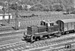 V 60 257, seit 21.06.1957 in Passau stationiert, macht sich im Rangierdienst in ihrem Heimatbahnhof nützlich. (09.09.1960) <i>Foto: Basil Roberts</i>