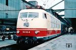 103 123 hat in Stuttgart Hbf den IC 113 "Glückauf" nach München übernommen. (03.1973) <i>Foto: Rolf Hahmann</i>