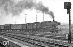 Mit dem Fahrrad ging es dann nach Wuppertal-Wichlinghausen, wo gerade noch die Ausfahrt der 052 625 vor dem Ng 17602 erwischt wurde. (27.07.1972) <i>Foto: Joachim Bügel</i>
