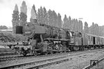 Dann ging es wie immer nach Wuppertal-Wichlinghausen, wo 052 389 in perfekter Stangenstellung vor dem Ng 17602 stand. (03.08.1972) <i>Foto: Joachim Bügel</i>