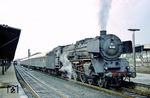 01 102 ist mit dem D 612 aus Heidelberg in Trier Hbf angekommen. (05.1968) <i>Foto: Harald Vogelsang</i>