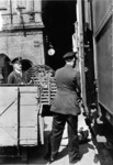 Postverladung im Anhalter Bahnhof von Berlin. (1932) <i>Foto: RVM (Rosemarie Clausen)</i>