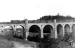 E 50 42 (LHW,  Baujahr 1924) auf dem Boberviadukt bei Hirschberg (Schlesien). 1937 endete ihr Einsatz bei der RBD Breslau, die RBD Hannover übernahm die Lok für das Bw Magdeburg-Rothensee.  (1930) <i>Foto: RVM</i>