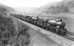 18 137 und 18 132, beide vom Bw Stuttgart-Rosenstein, befördern den D 9 (Zürich – Stuttgart – Erfurt – Berlin Anh Bf mit Kurswagen aus Genua) im Neckartal bei Dettingen (Hohenz) nahe Horb. Der Zug passierte gegen 10 Uhr morgens die Fotostelle. (21.07.1937) <i>Foto: DLA Darmstadt (Bellingrodt)</i>