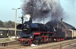 Ein kurzer Sprint über den Bahnsteig ermöglichte eine weitere Aufnahme der ausfahrenden 58 3005 vor Dg 51433 in Gera Hbf. (13.10.1977) <i>Foto: Peter Schiffer</i>