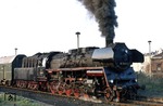 58 3049 vor P 6051 (Gera-Glauchau) im Bahnhof Gera-Süd. (12.10.1977) <i>Foto: Peter Schiffer</i>