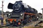Die Schweriner 23 1089 auf der Drehscheibe im Bw Lübeck. (29.08.1967) <i>Foto: Wolfgang Bügel</i>