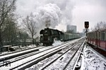 Durch das winterliche Berlin dampft 01 0509 vor D 1333 aus Hamburg durch den Haltepunkt Tiergarten. (26.01.1976) <i>Foto: Wolfgang Bügel</i>