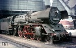 03 2236 (Bw Leipzig Hbf West) mit D 560 in Berlin-Ostbahnhof. (18.07.1976) <i>Foto: Gerd Bembnista</i>