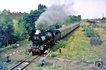Blick von der Fußgängerbrücke, die zum Bw Schöneweide führt, auf die Oebisfelder 03 2205 vor E 544 nach Stendal. (14.08.1976) <i>Foto: Joachim Bügel</i>