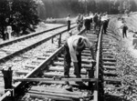 Gleisbauarbeiten auf der Strecke Salzburg—Rosenheim bei Teisendorf. (1934) <i>Foto: RVM</i>
