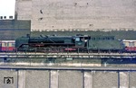 01 2165 setzt auf der Westseite des Berliner-Ostbahnhofs um. (15.08.1976) <i>Foto: Joachim Bügel</i>