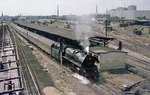03 0085 (Bw Stralsund) verlässt mit dem D 516 in ihre Stralsunder Heimat den Bahnhof Berlin-Lichtenberg. (15.08.1976) <i>Foto: Joachim Bügel</i>