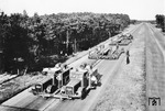 Ein Doppelgespann Culemeyer-Fahrzeuge auf einer Reichsautobahn nahe Berlin. (1940) <i>Foto: RVM</i>