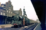 03 2180 (Bw Oebisfelde) ist mit E 544 aus Berlin im Bahnhof Stendal eingetroffen. (30.08.1976) <i>Foto: Wolfgang Bügel</i>