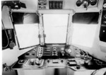 Blick in den für die damalige Zeit sehr modern eingerichteten Führerstand eines SVT der Bauart "Köln" mit den Betriebsnummern 137 273–278 und 137 851–858. (1938) <i>Foto: RVM</i>