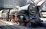 Die Leipziger 03 2295 mit D 565 vor der Rückfahrt in die Heimat in Berlin-Ostbahnhof. (10.09.1976) <i>Foto: Gerd Bembnista</i>