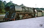 01 0527 vor D 1333 aus Hamburg beim ersten Halt auf Berliner Boden in Wannsee. (23.09.1976) <i>Foto: Wolfgang Bügel</i>