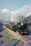 Bereits deutlich Fahrt aufgenommen hat 01 0525 mit E 802 kurz vor Unterwellenborn. (07.04.1977) <i>Foto: Joachim Bügel</i>