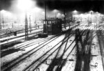 Stimmungsvolle Nachtaufnahme des Münchener Hauptbahnhofs an einem ruhigen Winterabend. (1938) <i>Foto: RVM</i>