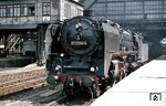 Der Städteschnellverkehrszug D 170 ist soeben mit 01 2204 aus Dresden in Berlin-Ostbahnhof eingetroffen. (04.05.1977) <i>Foto: Gerd Bembnista</i>