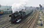 03 2148 verlässt mit P 3514 nach Berlin den Bahnhof Lutherstadt Wittenberg. (15.05.1977) <i>Foto: Wolfgang Bügel</i>
