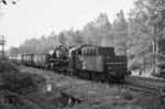 50 327 vom Bw Dresden-Friedrichstadt mit Wagen voller "Hausbrandversorgung" bei Dresden-Klotzsche. (22.06.1966) <i>Foto: W. A. Reed</i>