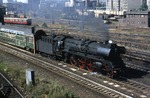 Mit dem Städteschnellverkehrszug D 565 nach Leipzig verlässt 03 2295 das Tunnelgleis zwischen Ostbahnhof und Warschauer Straße. (24.08.1976) <i>Foto: Peter Schiffer</i>