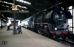 03 2150 (Bw Görlitz) ist mit einem Sonderzug in Dresden-Neustadt eingetroffen. (10.09.1976) <i>Foto: Peter Schiffer</i>