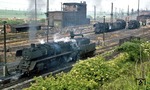 Neben 50 1343 (vorne) sind 1977 noch weitere 50er und eine 58.30 im Bw Karl-Marx-Stadt-Hilbersdorf vertreten. Heute ist hier das Sächsische Eisenbahnmuseum beheimatet. (11.06.1977) <i>Foto: Wolfgang Bügel</i>