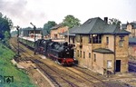 Am Sonntag zeigte auch der Wettergott ein Einsehen, sodass 75 515 mit 62 015 diesmal bei Sonne in Oberlichtenau abgelichtet werden konnten (vgl. Bild-Nr. 15904).  (12.06.1977) <i>Foto: Wolfgang Bügel</i>