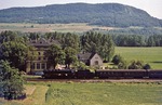 Im reizvollen Saaletal hat 41 1025 mit P 4004 fast den Bahnhof Porstendorf erreicht. (13.06.1977) <i>Foto: Wolfgang Bügel</i>