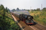 01 1511 (Bw Berlin Ostbahnhof) vor D 379 "Istropolitan" an der Grünbergallee auf dem Berliner Außenring nahe Altglienicke. (30.07.1977) <i>Foto: Wolfgang Bügel</i>