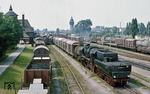 52 8100 wurde 1963 im RAW Stendal aus der 1943 bei DWM Posen gebauten 52 1145 rekonstruiert. Die Schöneweider Maschine rangiert im dortigen Rangierbahnhof. Sie wurde erst Ende 1993 ausgemustert. Seit September 2001 gehört sie zur Dampfloksammlung Falkenberg (Elster). (30.07.1977) <i>Foto: Wolfgang Bügel</i>