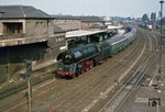 01 1512 hat mit D 370 "Pannonia-Express" aus Sofia in Berlin-Warschauer Straße fast den Zielbahnhof Berlin-Ostbahnhof erreicht. (30.07.1977) <i>Foto: Wolfgang Bügel</i>