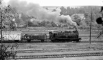 75 563 verlässt mit einem Güterzug nach Falkenstein (Vogtl) den Bahnhof Lengenfeld. (13.07.1968) <i>Foto: Johannes Glöckner</i>