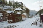 Ankunft von 95 0028 mit dem Klima-Schneepflug Bauart Linz im Bahnhof Lauscha. (05.01.1978) <i>Foto: Wolfgang Bügel</i>
