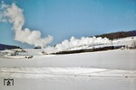Aus dem Haltepunkt Lippelsdorf ging es direkt in die 33 o/oo Steigung nach Schmiedefeld (b Probstzella). 95 0009 schafft mit P 18003 problemlos die Anfahrt. (05.01.1978) <i>Foto: Wolfgang Bügel</i>