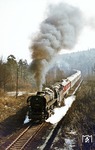 Ein besonderer Ohrenschmaus war der Vorspann der Saalfelder 44 0413 vor der ausgefallenen 132 433 am D 902 auf der Steigung von Jena nach Weimar. Am Zugschluss half 01 0505 noch tatkräftig mit. (24.02.1978) <i>Foto: Wolfgang Bügel</i>