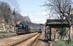 41 1182 ist mit P 6018 (Gera - Göschwitz) im Bahnhof Kraftsdorf angekommen.  (20.04.1983) <i>Foto: Wolfgang Bügel</i>