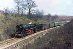 01 0505 rollt von Unterwellenborn kommend mit P 3025 dem Bahnhof Saalfeld entgegen. (06.04.1978) <i>Foto: Robin Fell</i>
