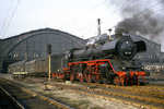 Die bestens gepflegte 03 295 vom Bw Leipzig Süd mit einem Schnellzug in Leipzig Hbf. (08.08.1964) <i>Foto: Robin Fell</i>