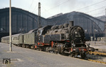 Ausfahrt der 86 146 (Schichau, Baujahr 1933) in Leipzig Hbf. (09.08.1967) <i>Foto: Robin Fell</i>